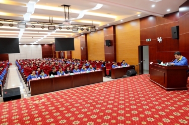 ? 學(xué)習(xí)榜樣，凝聚力量！景興紙業(yè)召開陳良杰同志先進(jìn)事跡報(bào)告會